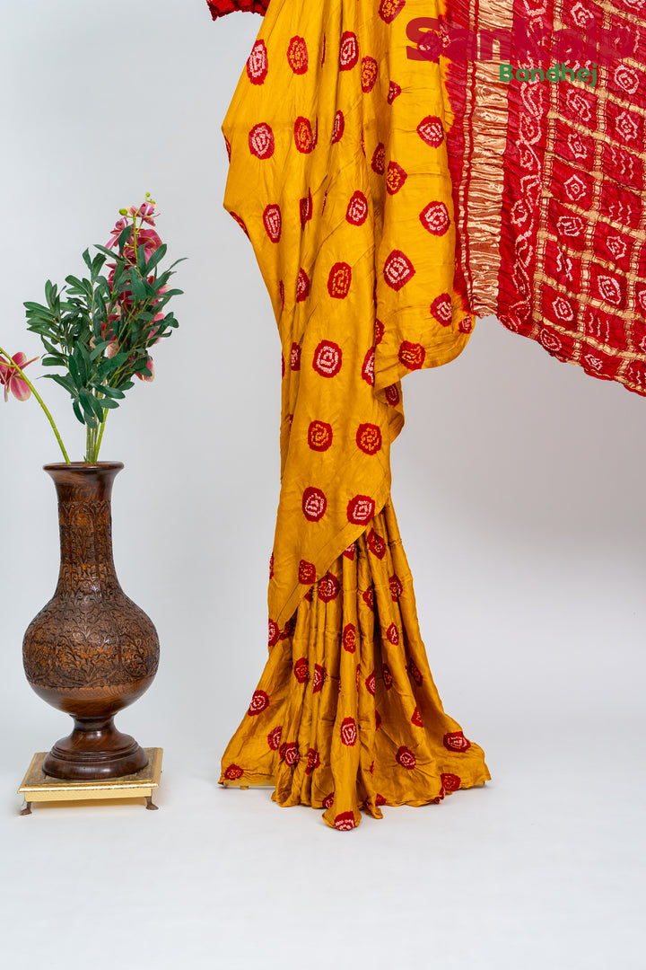 Red Golden Gulti Gaji Silk Bandhani Saree